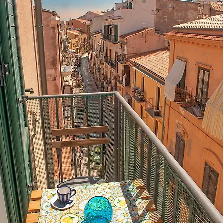 Blue Sea House Чефалу